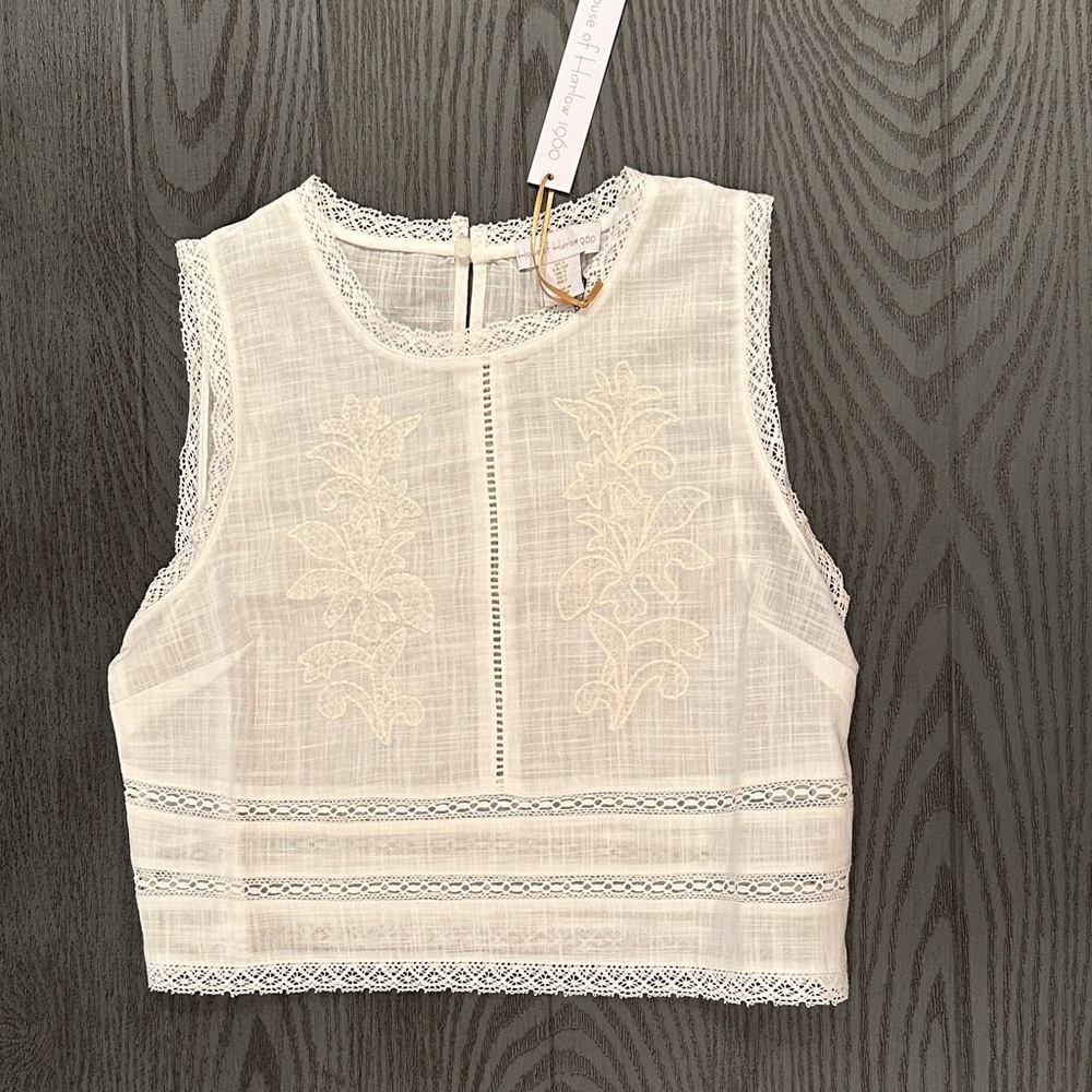 Lace Trim Sleeveless Crop Top - White